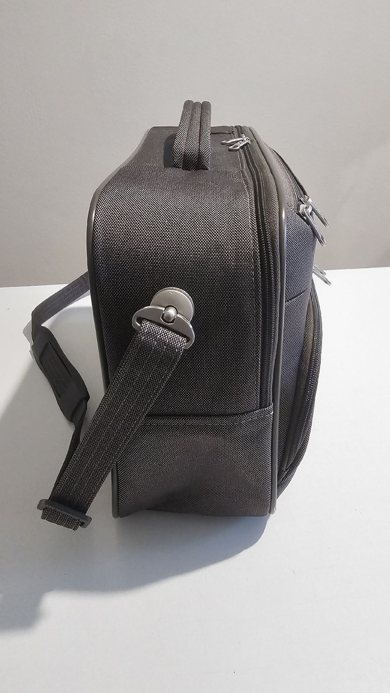 Samsonite Borse: Samsonite Laptoptasche, Top Zustand, Grau, 30x40x15cm, – Nuovo (secondo la descrizione) da Bottmingen venduto da Jbilli 4