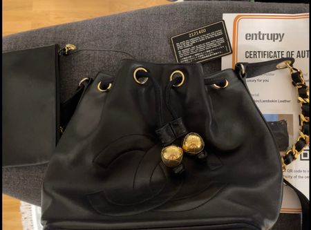 Chanel Beuteltasche mit Pochette Schwarz Lammleder mit Logo
