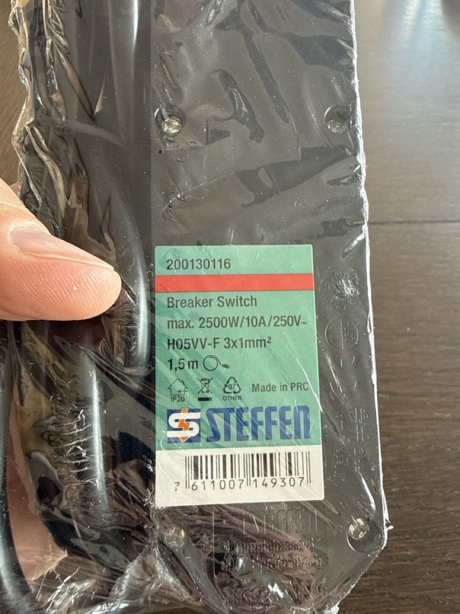 Câbles: 1.5m black cable for plugs – Neuf avec emballage d'origine à Zürich par Helmutkeller 1