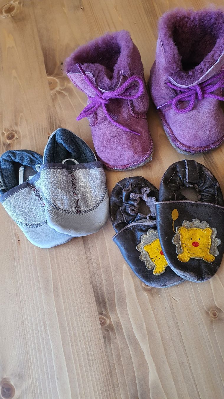 Schuhe für Jungen: 6 Paar Schuhe in Gr. 19/20 – Gebraucht aus Flawil von minggeli83 1