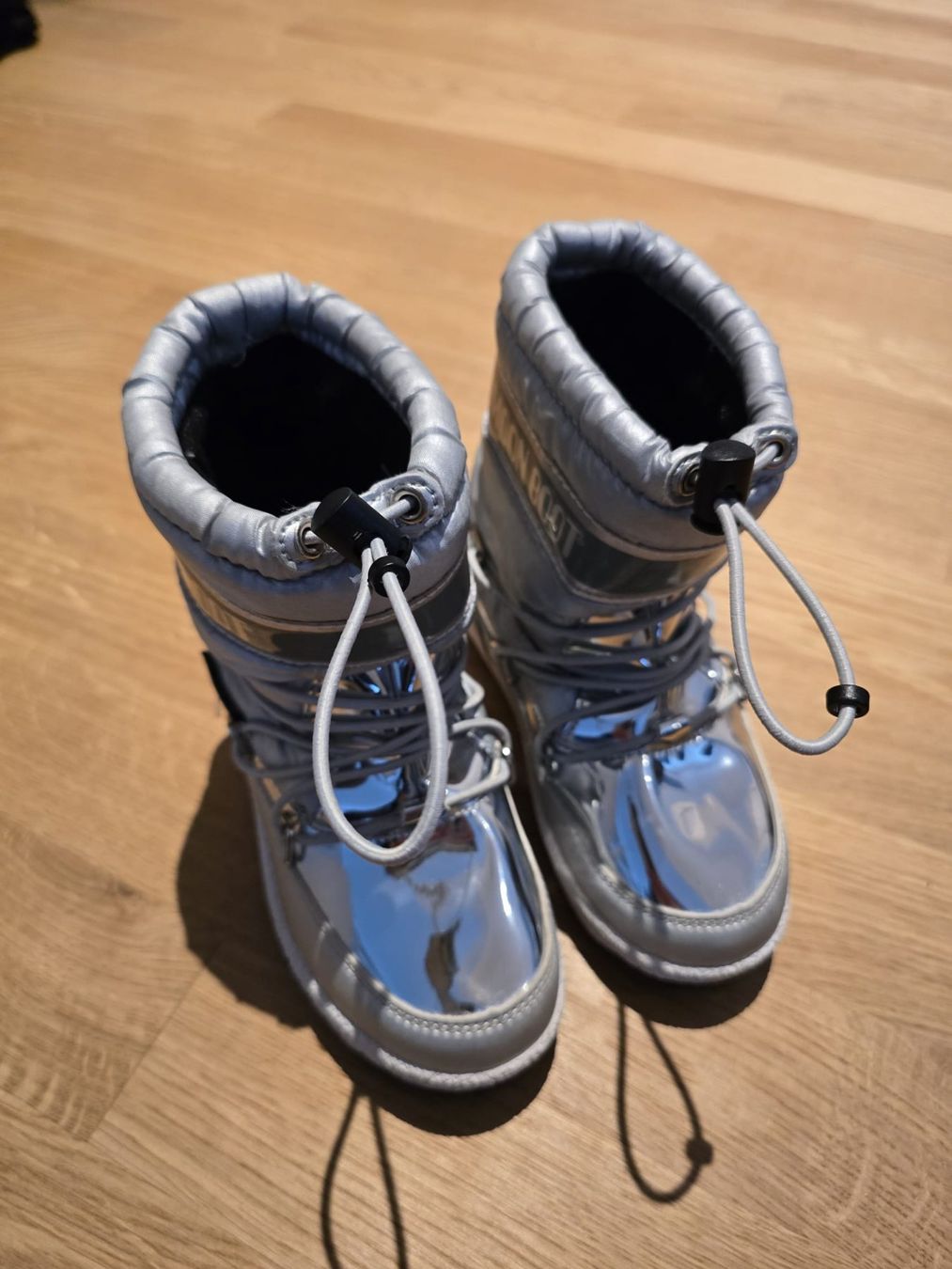 Moon Boot Scarpe per ragazze: Original Moon Boot – Silber / Metallic - gr. 27 – Usato da Adligenswil venduto da iam_l9zw 1