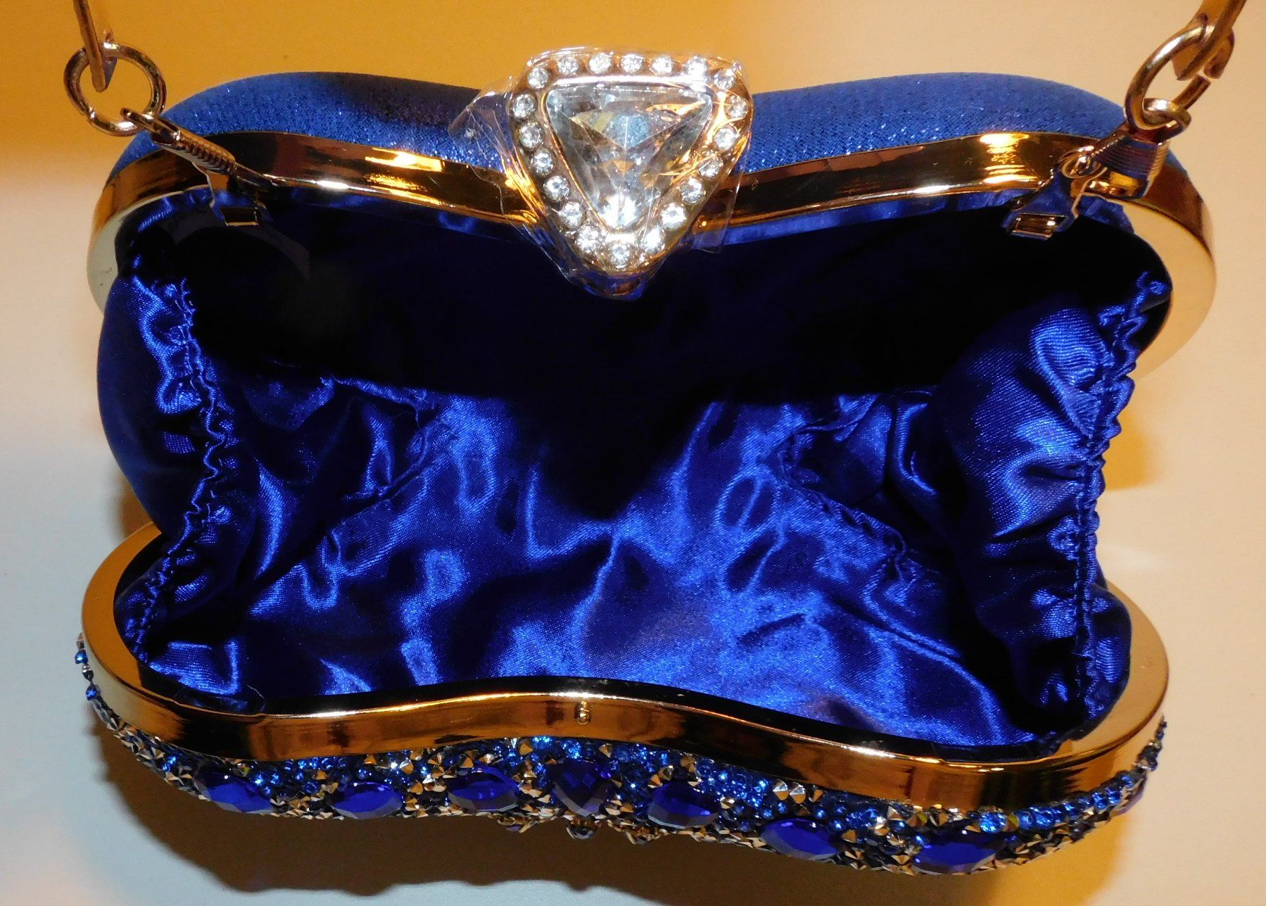 Borse da donna: Clutch Handtasche Umhängetasche Neu – Usato da Sursee venduto da 76 6