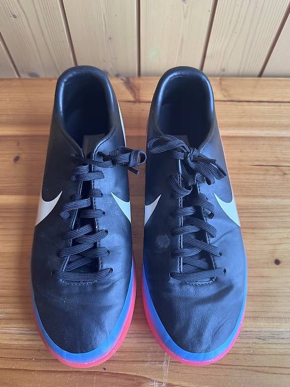 Chaussures garçon: Fussballschuhe Nike – D'occasion à Schinznach Dorf par HaRibOo_xD