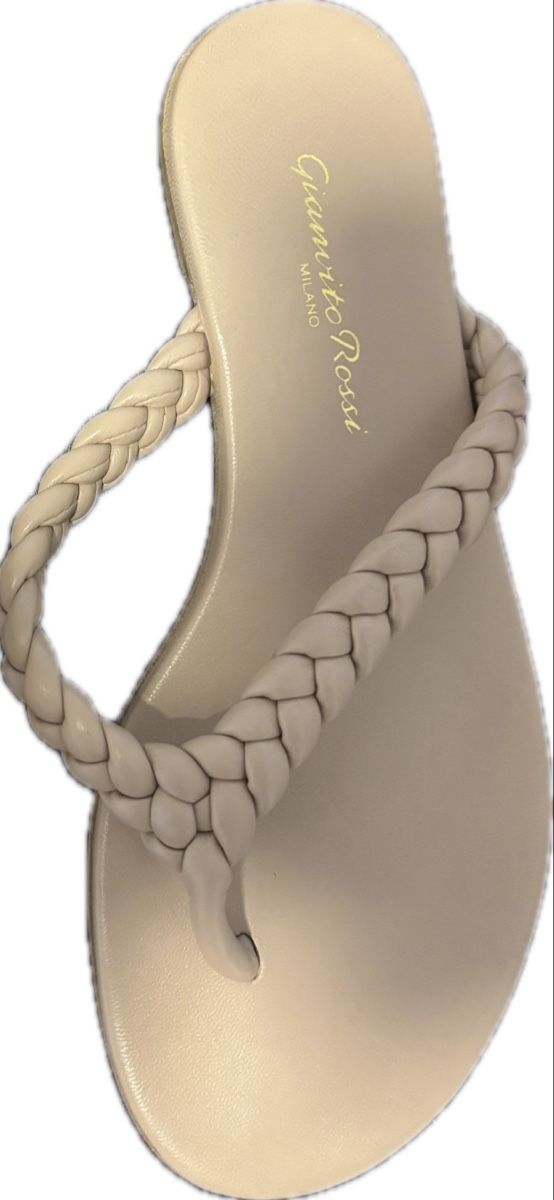 Gianvito Rossi Scarpe da donna: Gianvito Rossi Beige Flip Flops – Usato da Chur venduto da Cuteclothes7k