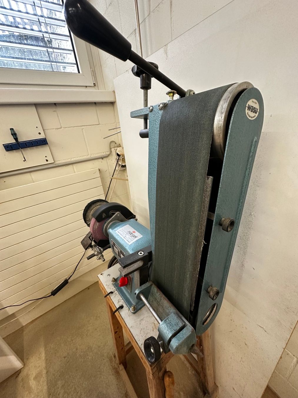 Wasu Aiguiseuses & polisseuses: WASU Bandschleifmaschine – D'occasion à Hirschthal par inf_xk9t 3