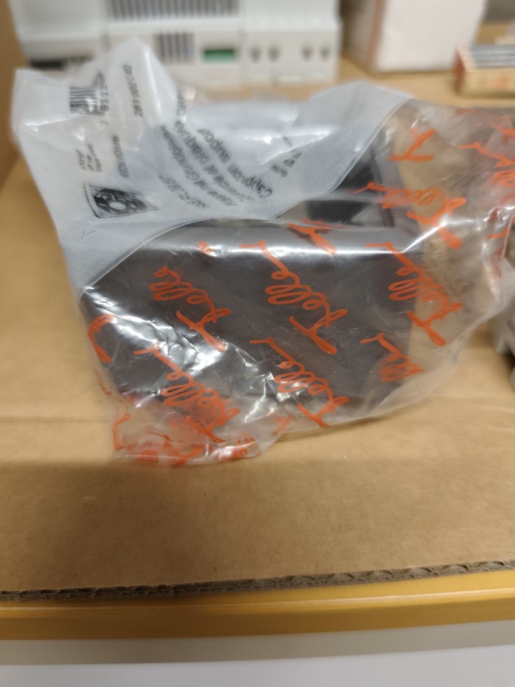 Feller Schalter: Feller EDIZIO due AP Schalter dunkelgrau – Neu und originalverpackt aus Oberweningen von Metztli 2