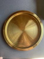 Goldfarbenes Serviertablett von IKEA - Stilvoll & Schön!