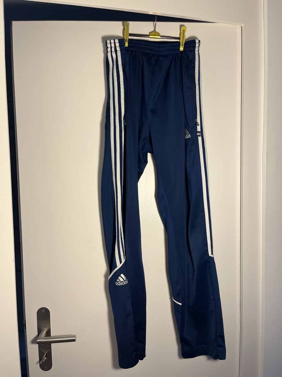 Adidas Hosen: Adidas Trainerhose  – Gebraucht aus Bern von hel_7x9p 1