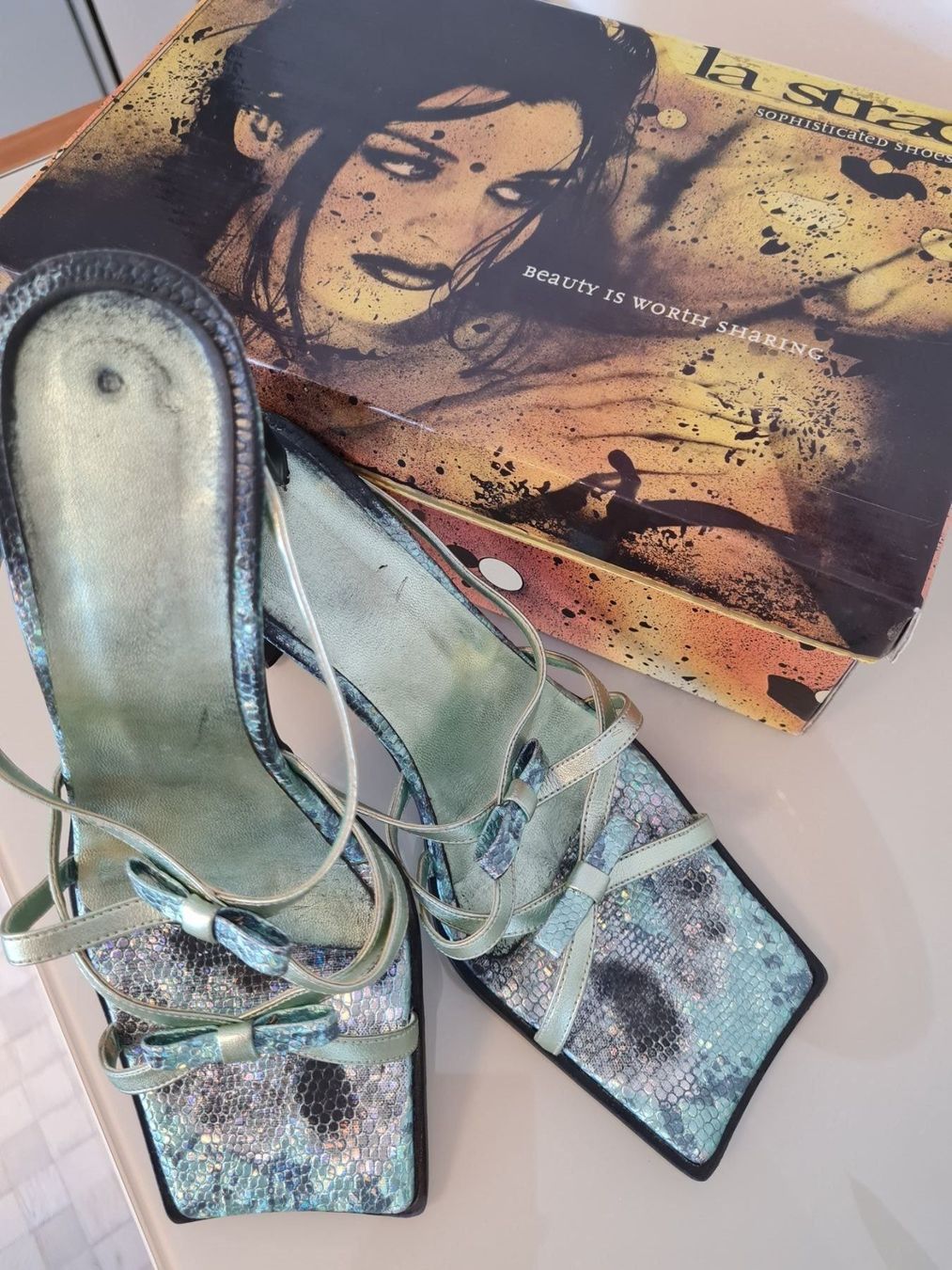 Scarpe da donna: SANDALEN SANDALETTEN PANTOLETTE GR.40 – Usato da Steg im Tösstal venduto da goldlionfree
