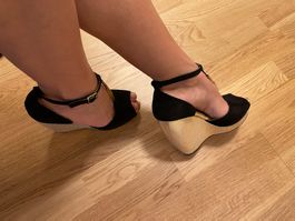 ASOS Keilabsatz Sandalen schwarz Gold Grösse 40 / UK 7 neu