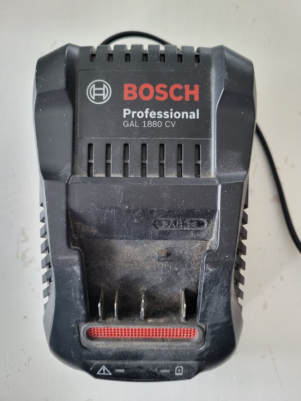 Bosch Caricatori & Batterie: Ladegerät Bosch Professional GAL 1880 CV – Usato da Schlieren venduto da 17JB