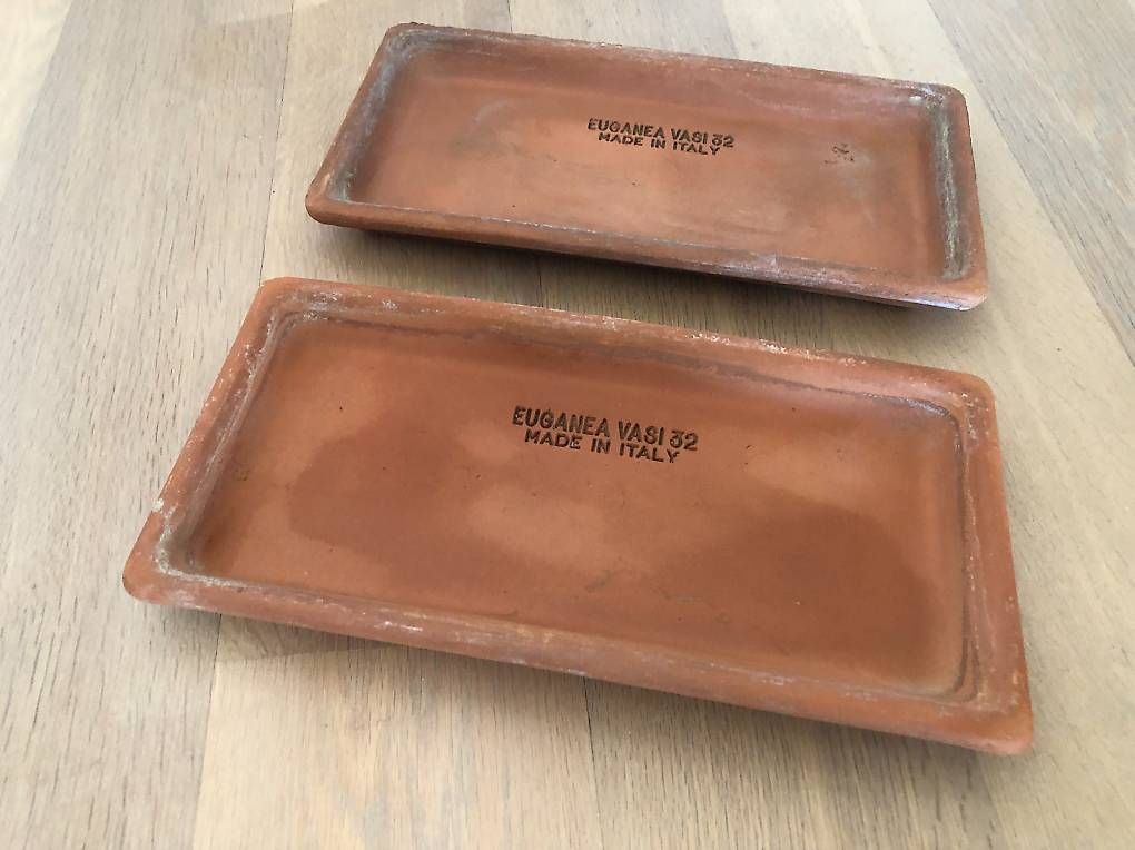 Blumentöpfe: 2 Untersetzer -Terrakotta. Made in Italy – Gebraucht aus Samstagern von TAAF