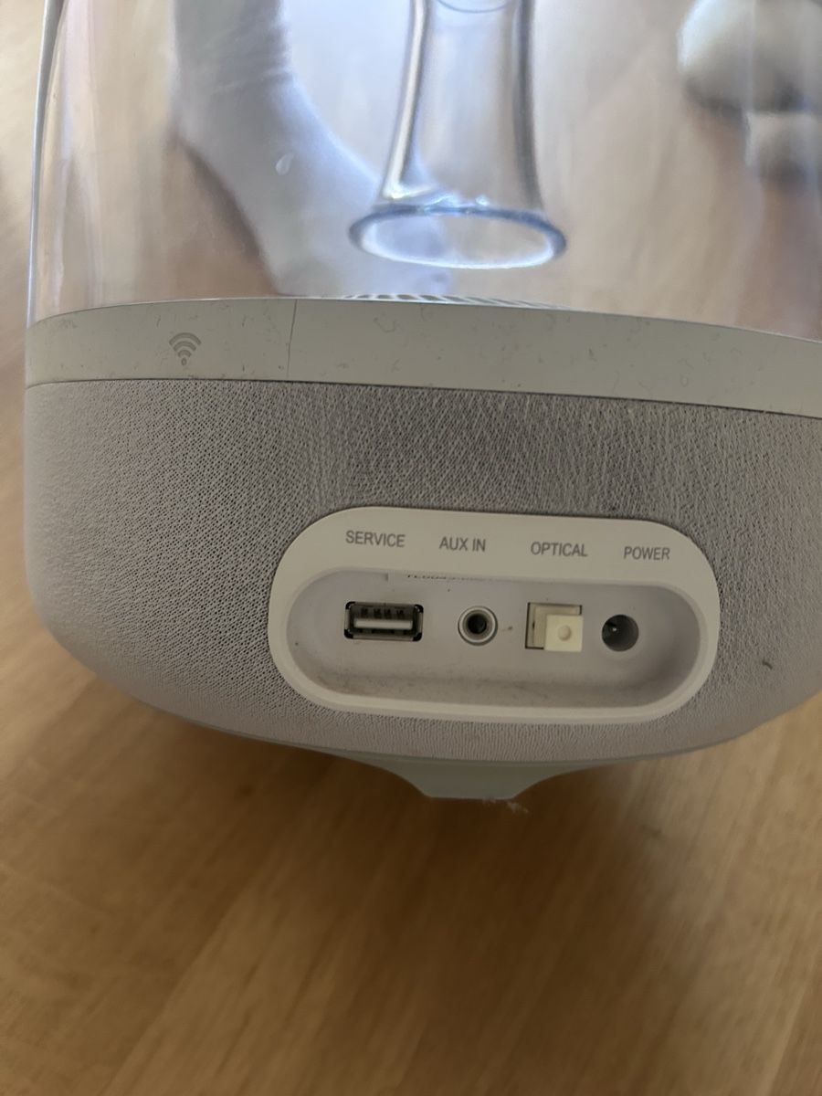 Harman-Kardon Casse acustiche: Harman Kardon Aura Wireless Speaker White good condition – Difettoso da Belp venduto da jan_6yvx 6