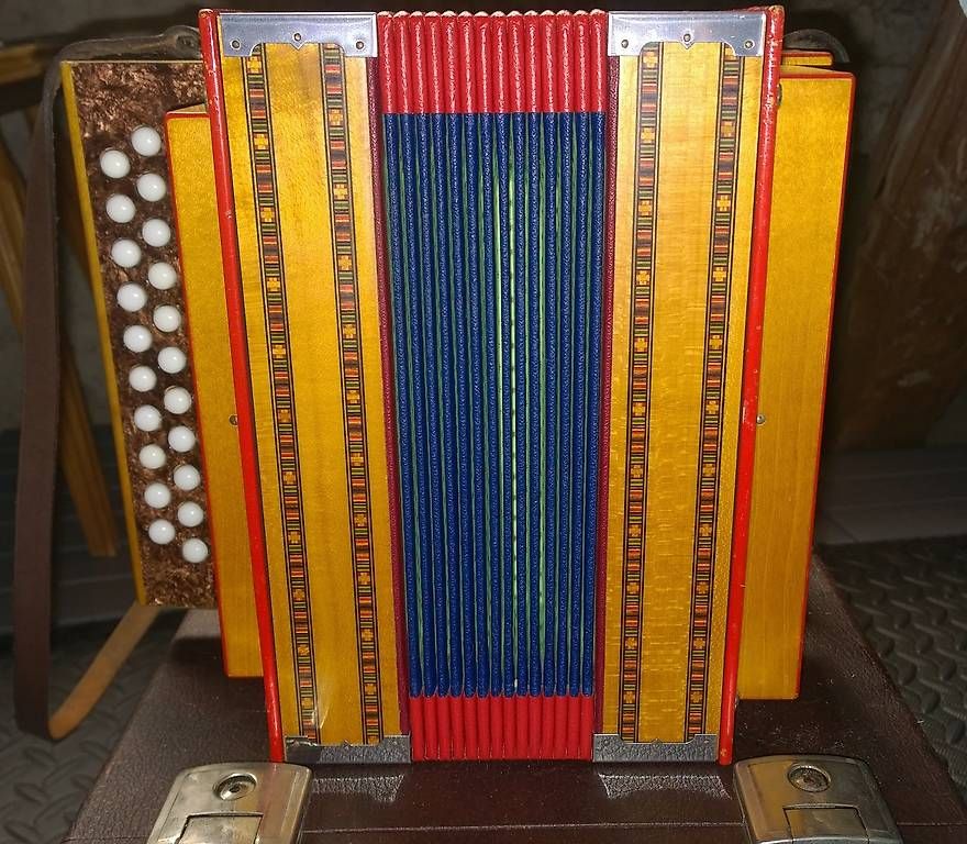 Strumenti musicali: seltene Rarität Gwerder Schwyzerörgeli – Usato da Matt venduto da feinmechuhr 2