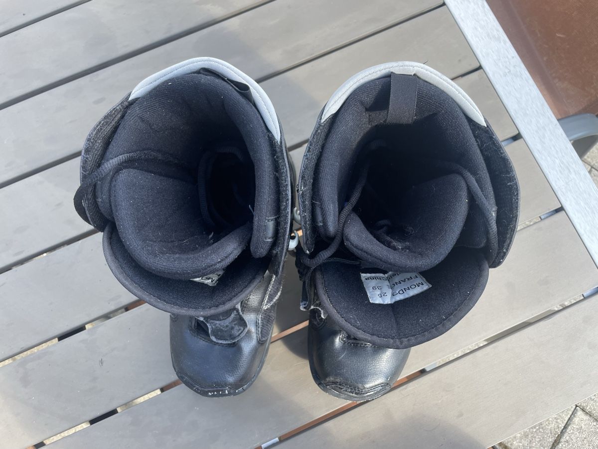 Chaussures hommes: Snowboardschuhe Grösse 39 – D'occasion à Fällanden par adi_r9xb 1