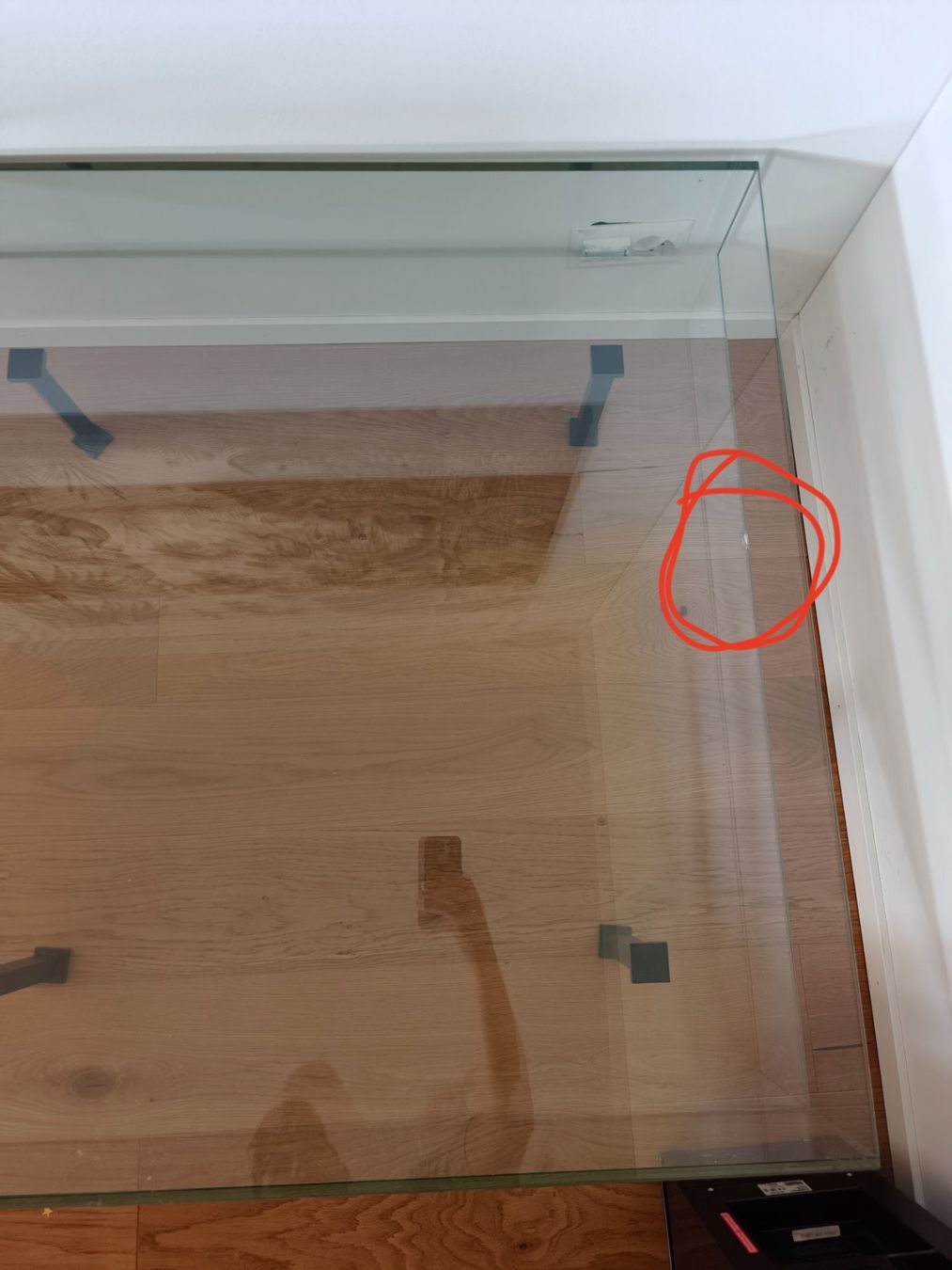 Tische: Glastisch mit vier Beinen – Gebraucht aus Adligenswil von ser_6mpq 3