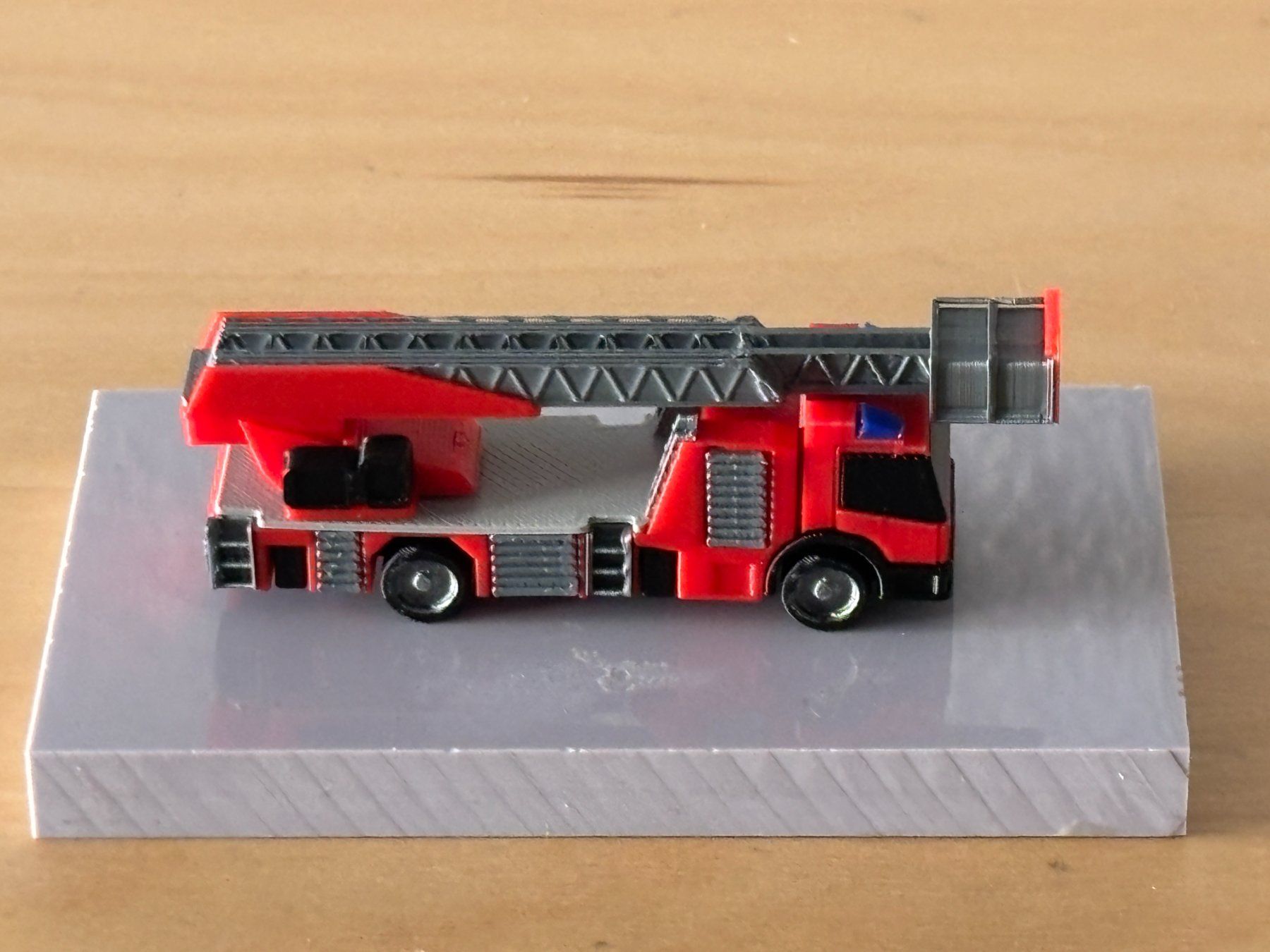 Modellini di ferrovie: Moderne Drehleiter 1:160 3D-Druck – Nuovo (secondo la descrizione) da Bülach venduto da h0slotch 2
