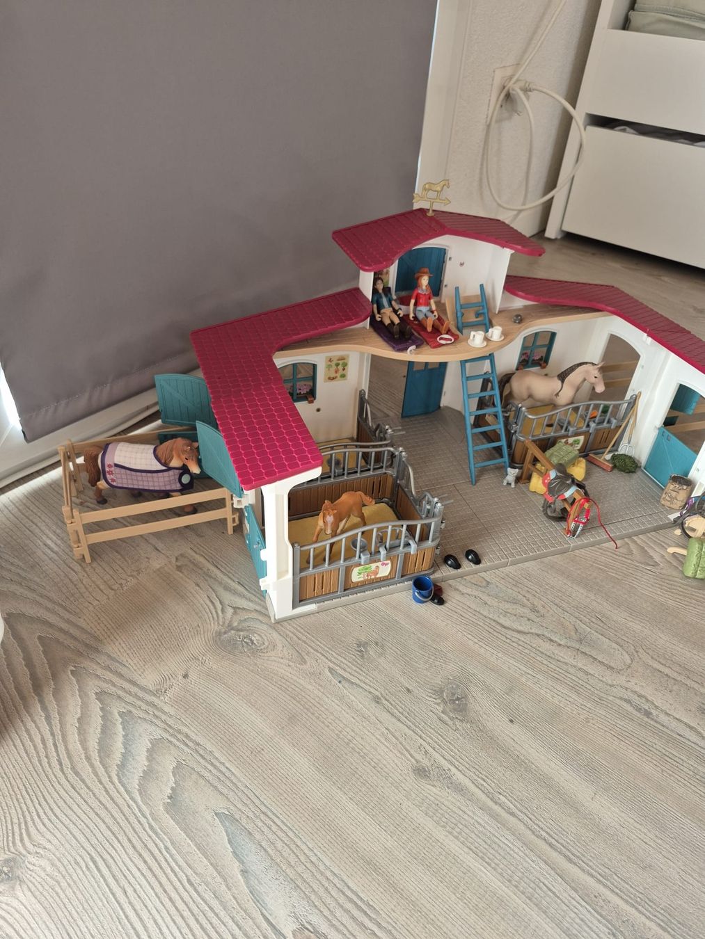 Schleich Spielzeuge: Schleich Reitstall – Gebraucht aus Wolfhalden von asp_9tgs 1