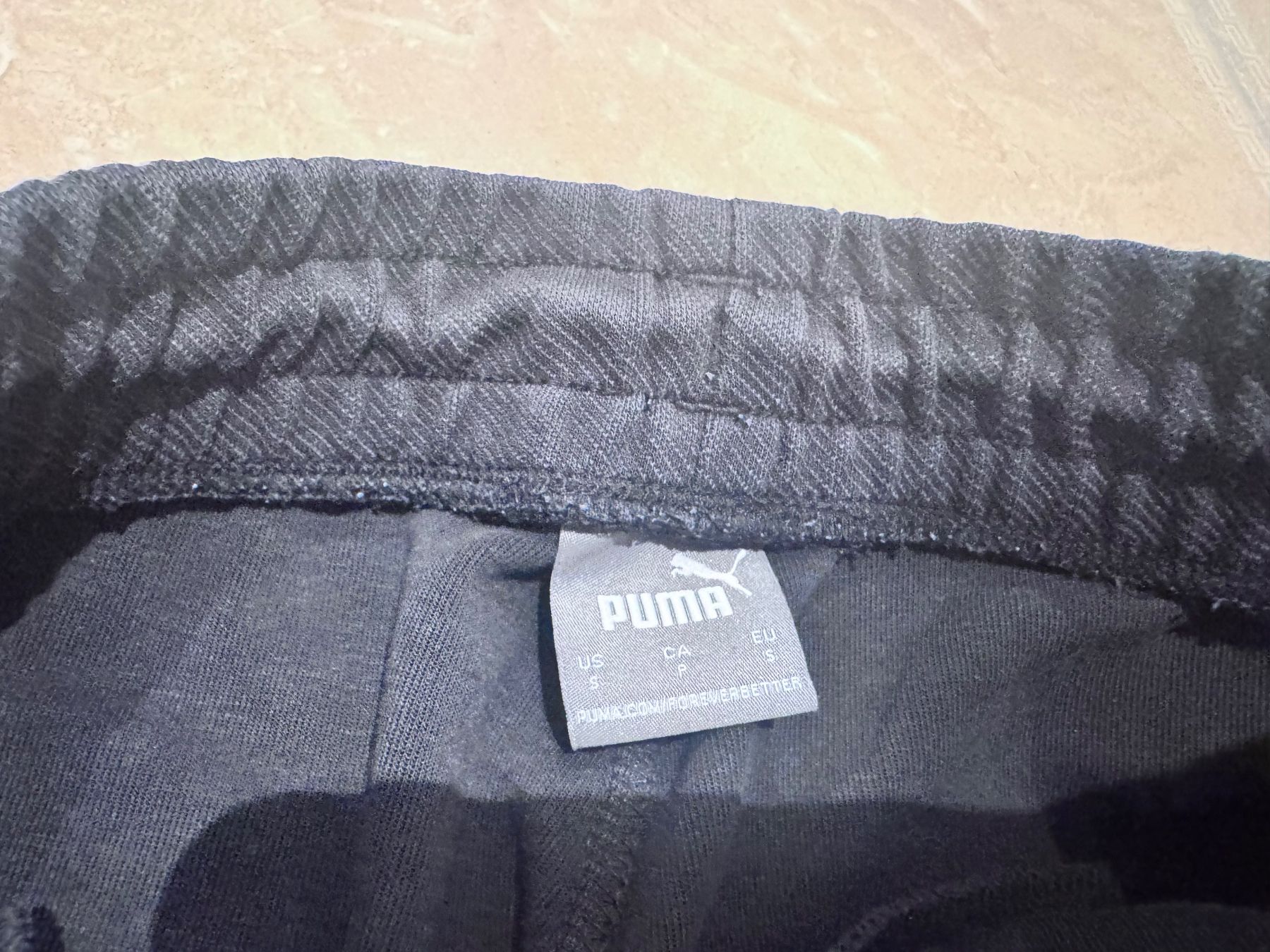 Puma Pantaloni: Puma schöne Jogginghose, S – Usato da Klingnau venduto da Markus14 1