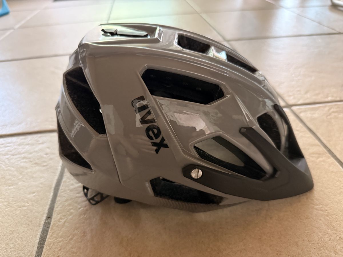 Uvex Caschi: Bike Helm Uvex Quatro – Usato da Cham venduto da carmenblacky