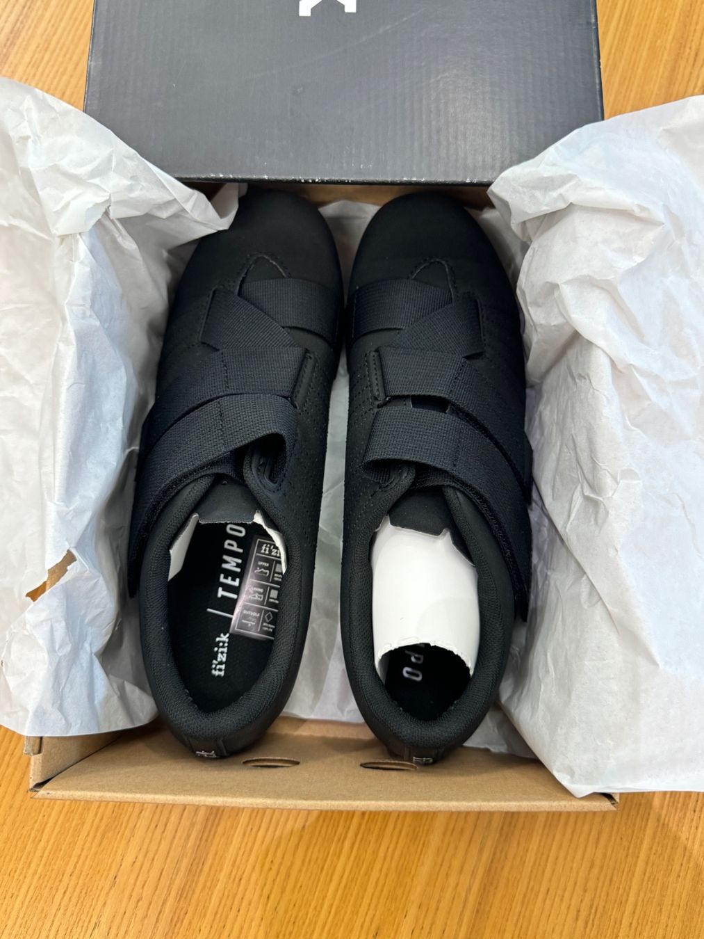 Fizik Scarpe da uomo: % Fizik Tempo Powerstrap R5 - Black, Gr. 37 – Nuovo e nell'imballaggio originale da Bern venduto da Disco_Cycle 2