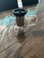 Glas-Teekrug mit herausnehmbaren Sieb