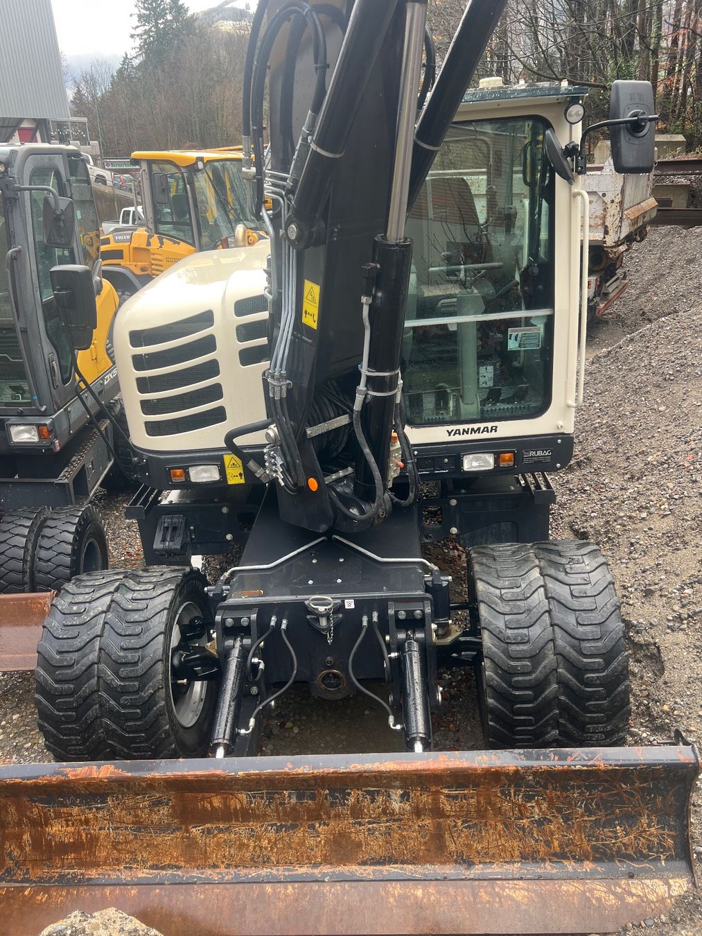 Yanmar Excavateurs: Yanmar Pneubagger – D'occasion à Egg b. Zürich par SwissTradingAgency 3