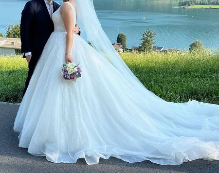 Edel Hochzeitskleid  Brautkleid Merry's Brautmode