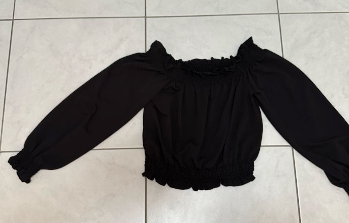 Blusen: Schwarze Carmenbluse Gr. M, Offshoulder, dehnbar – Neu (gemäss Beschreibung) aus Münsingen von Innchen 4