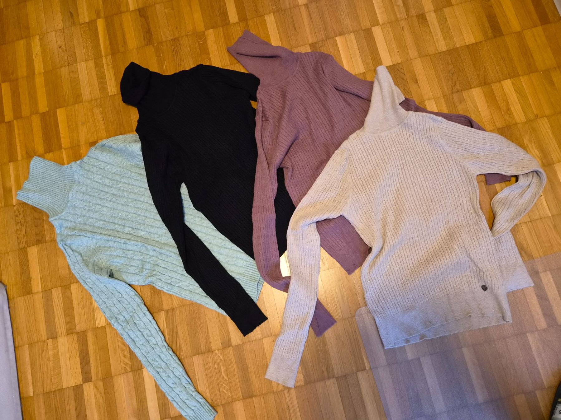 Maglioni & Felpe: 4 maglia collo alto – Usato da Agno venduto da siuxy