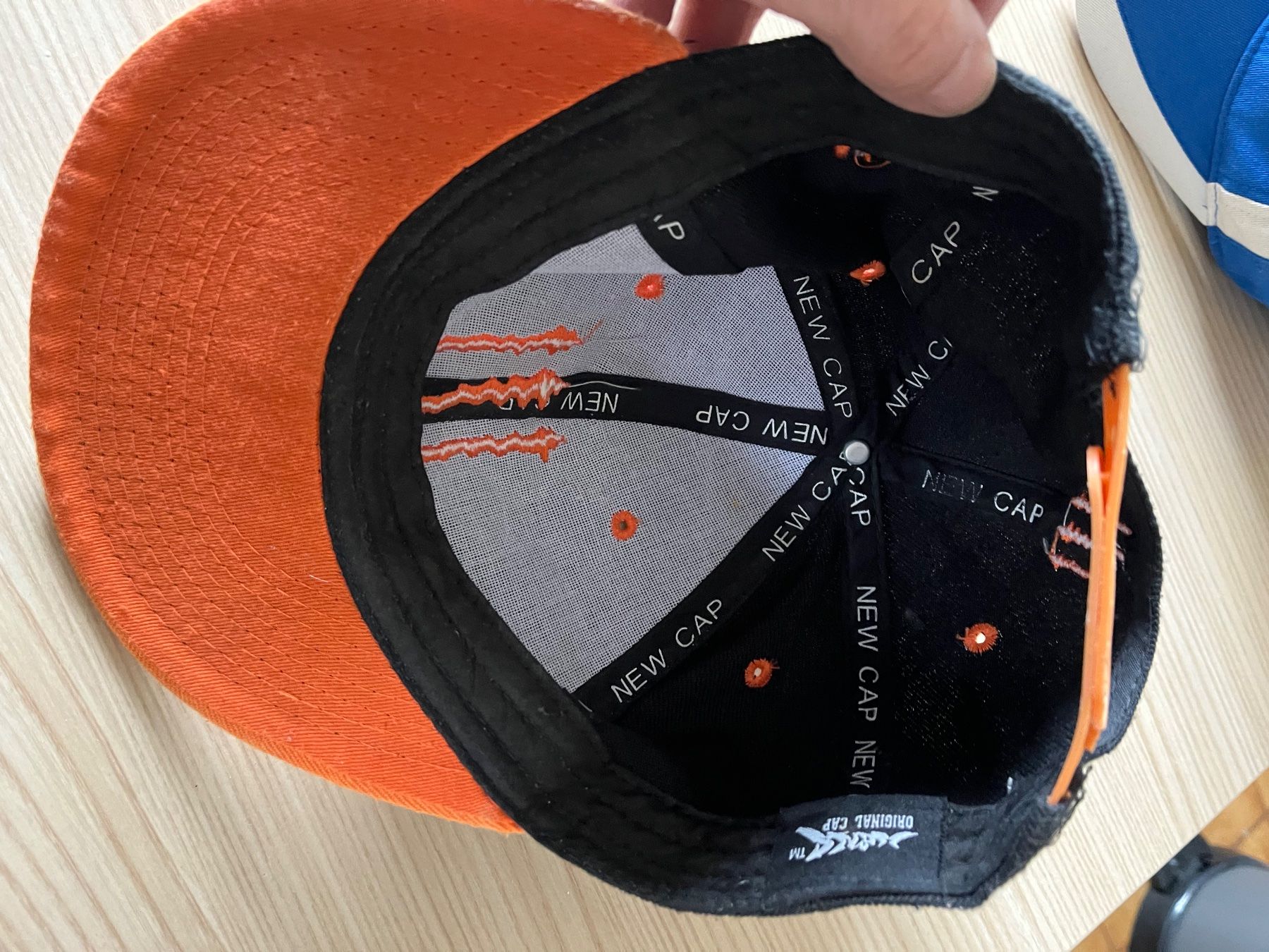 Copricapi, berretti & cappellini: Casquette Monster orange Doryan – Usato da Veyrier venduto da kimedovapa 1