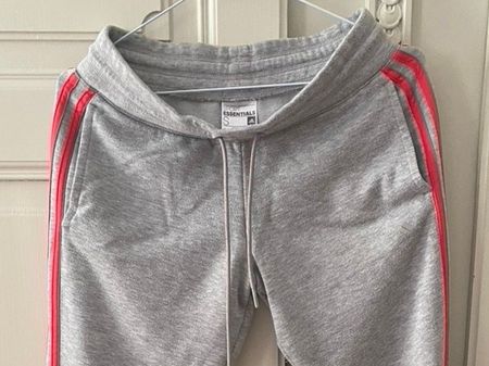 Adidas Sport Essentials Jogginghose Gr. S - 12 Jahre 146