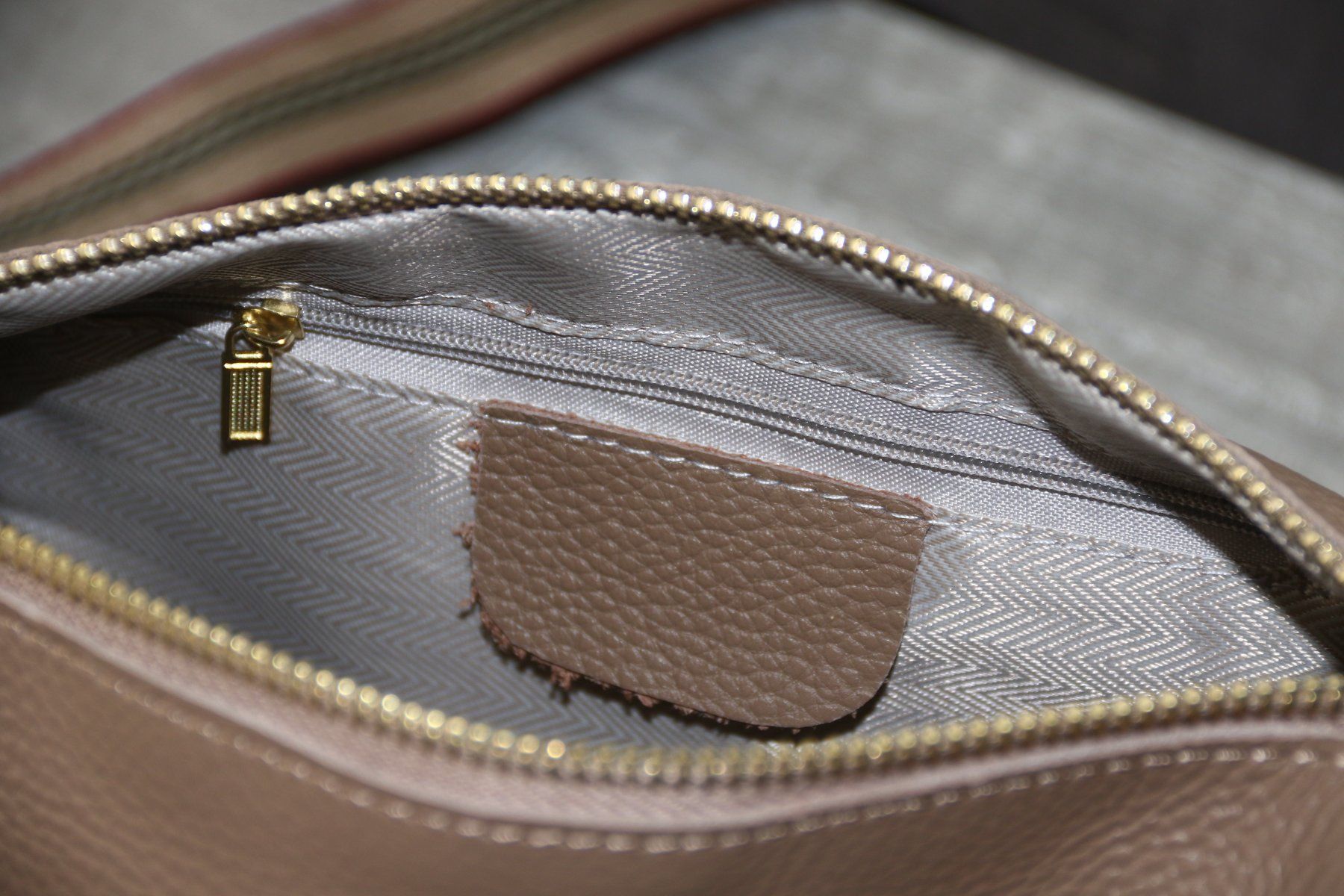 Borse da donna: Neue hübsche echt Ledertasche – Nuovo e nell'imballaggio originale da Oberwil-Lieli venduto da Svetlana28 8