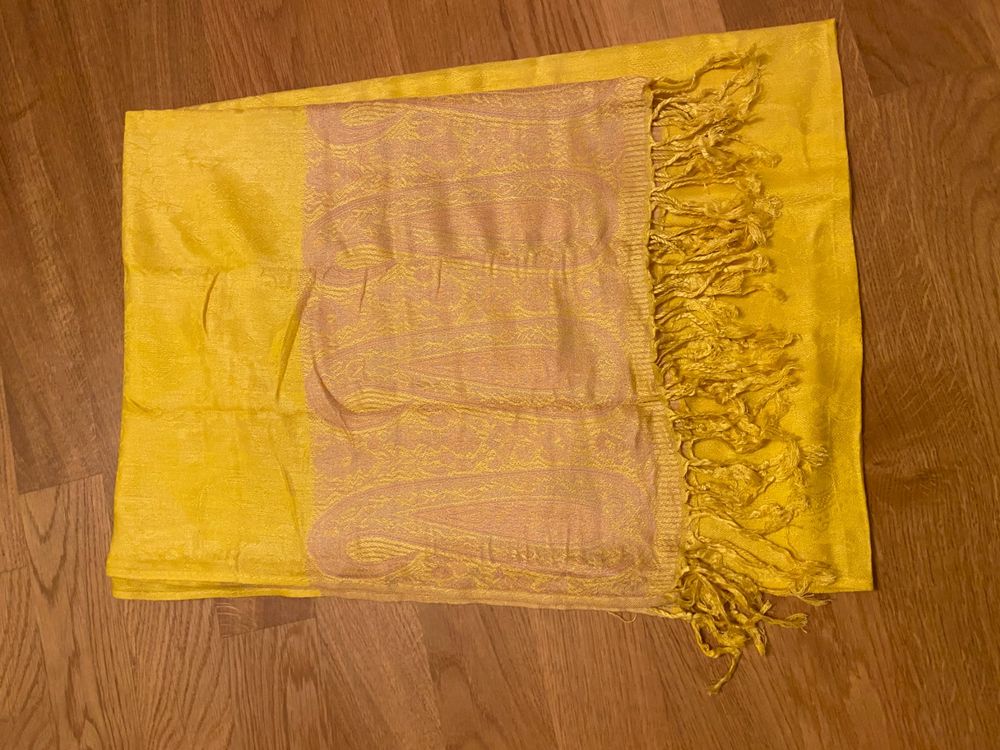 gelber Schal Damen mit feinem Muster | Kaufen auf Ricardo