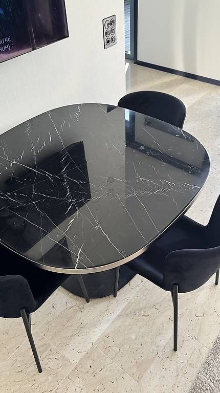 Tische: Esstisch Marmor schwarz  – Gebraucht aus Kloten von pro_q7fy 1
