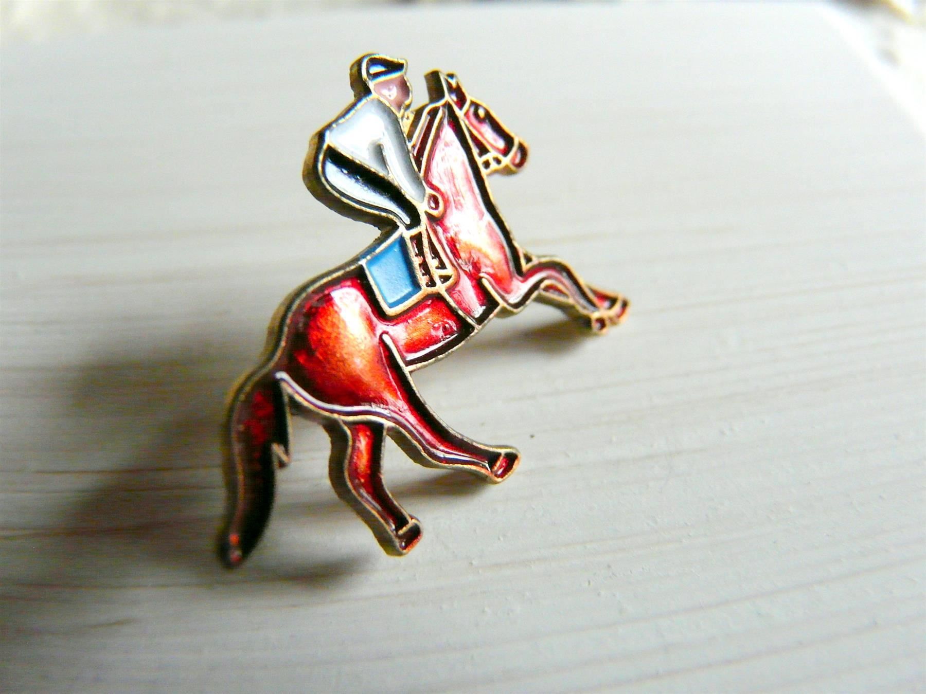Placchette & Badge: • Pferderennen Pferd cheval  - pin M6A.39 – Usato da Pully venduto da websurfer1 2