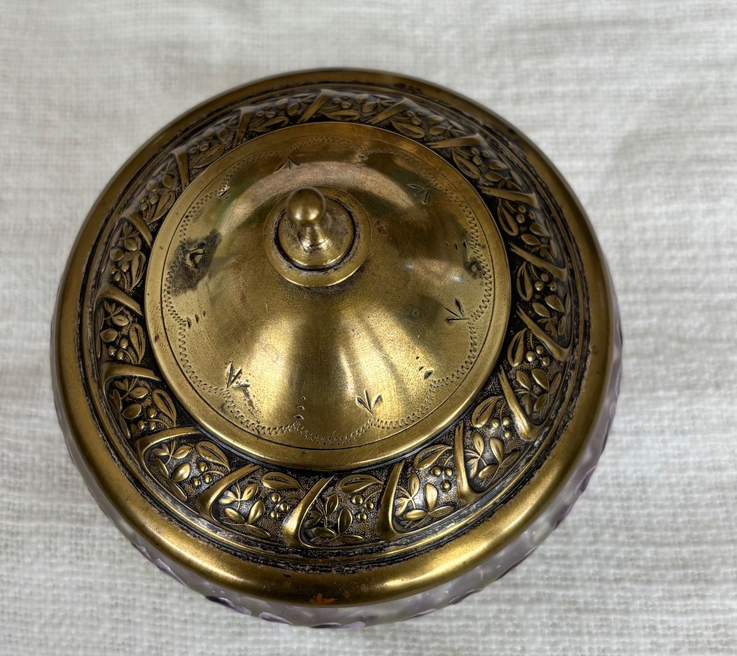 Alle Dekorationen: Antike Deckeldose Jugendstil, Handbemaltes Glas&Messing, Top – Gebraucht aus Zürich von bmw_q6zk 2