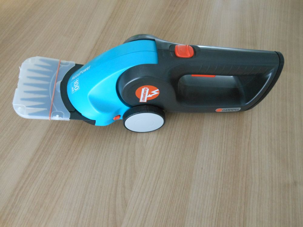 Gardena Rasenkantenschere AKKU 100 (mit Ladegerät) Kaufen auf Ricardo