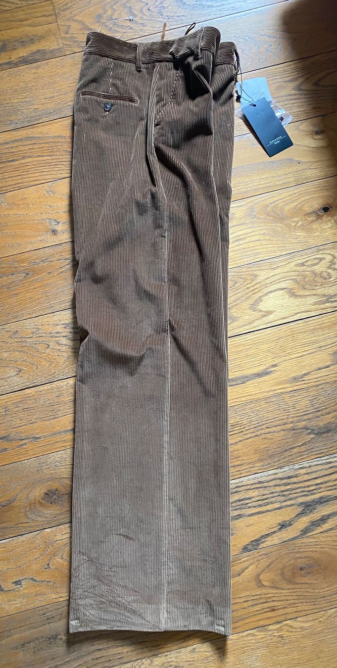 Max Mara Pantaloni: Pantalon Tania Weekend MaxMara – Nuovo e nell'imballaggio originale da Hermance venduto da joe_td6n 4