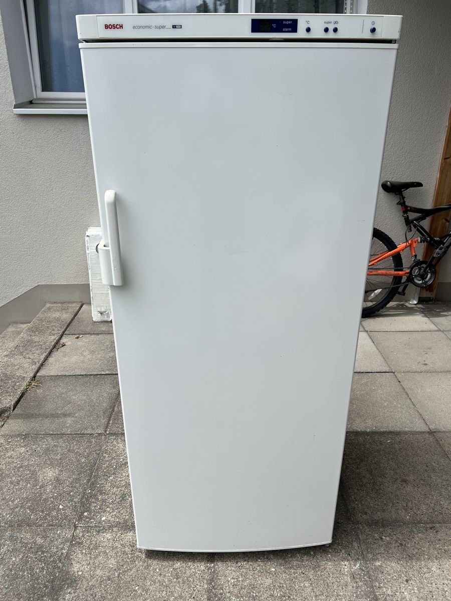 Congelatori: Bosch Gefrierschrank  – Usato da Schöftland venduto da mec_5npl