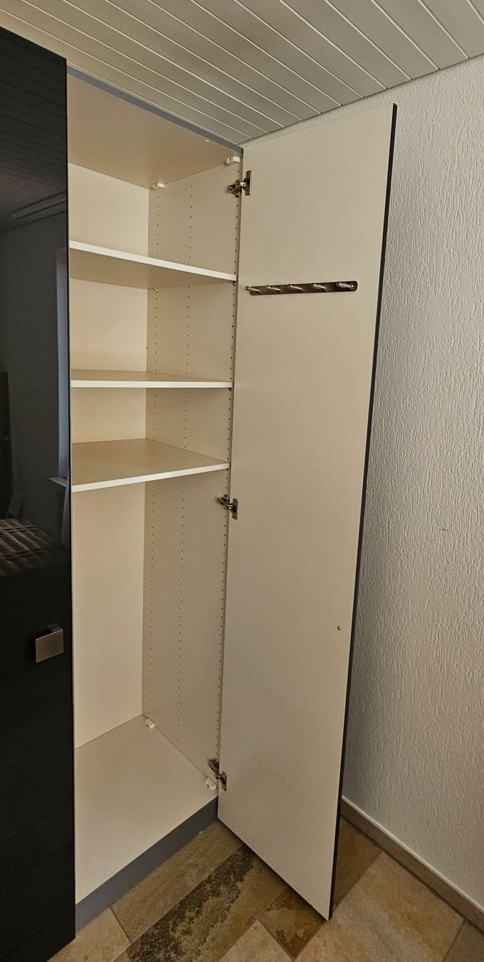 Jutzler Schränke: Jutzeler Schrank – Gebraucht aus Solothurn von yoganer 1