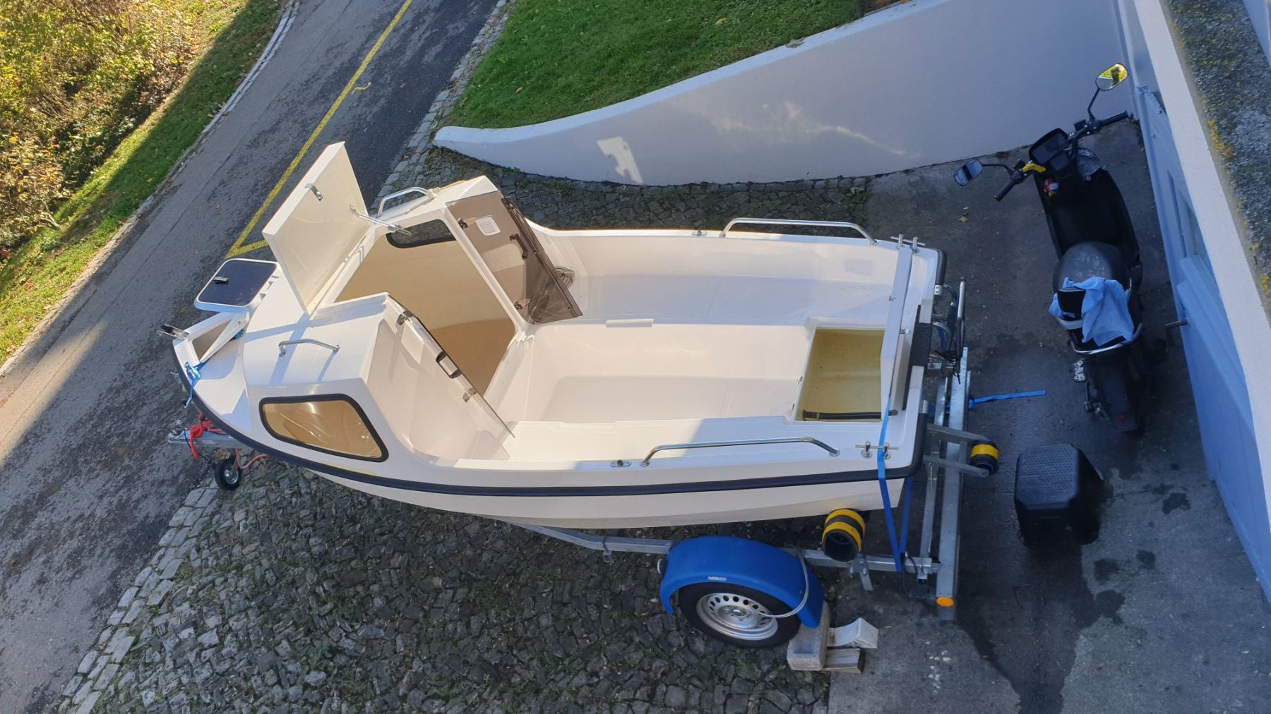 Barche: Kabinenboot 4.10m GFK mit Trailer – Usato da Uster venduto da Lab_55 5