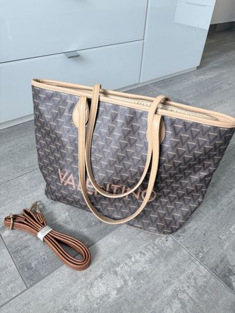 Valentino Tasche braun mit Logo guter Zustand