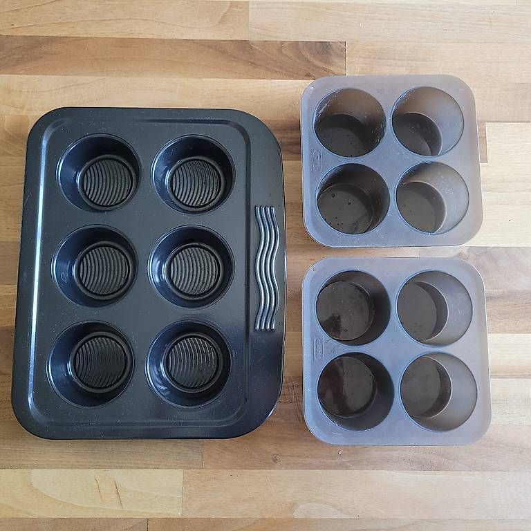 Moules à gâteaux: Muffinformen Backformen Preis VB – D'occasion à Bern par jud_7ct5