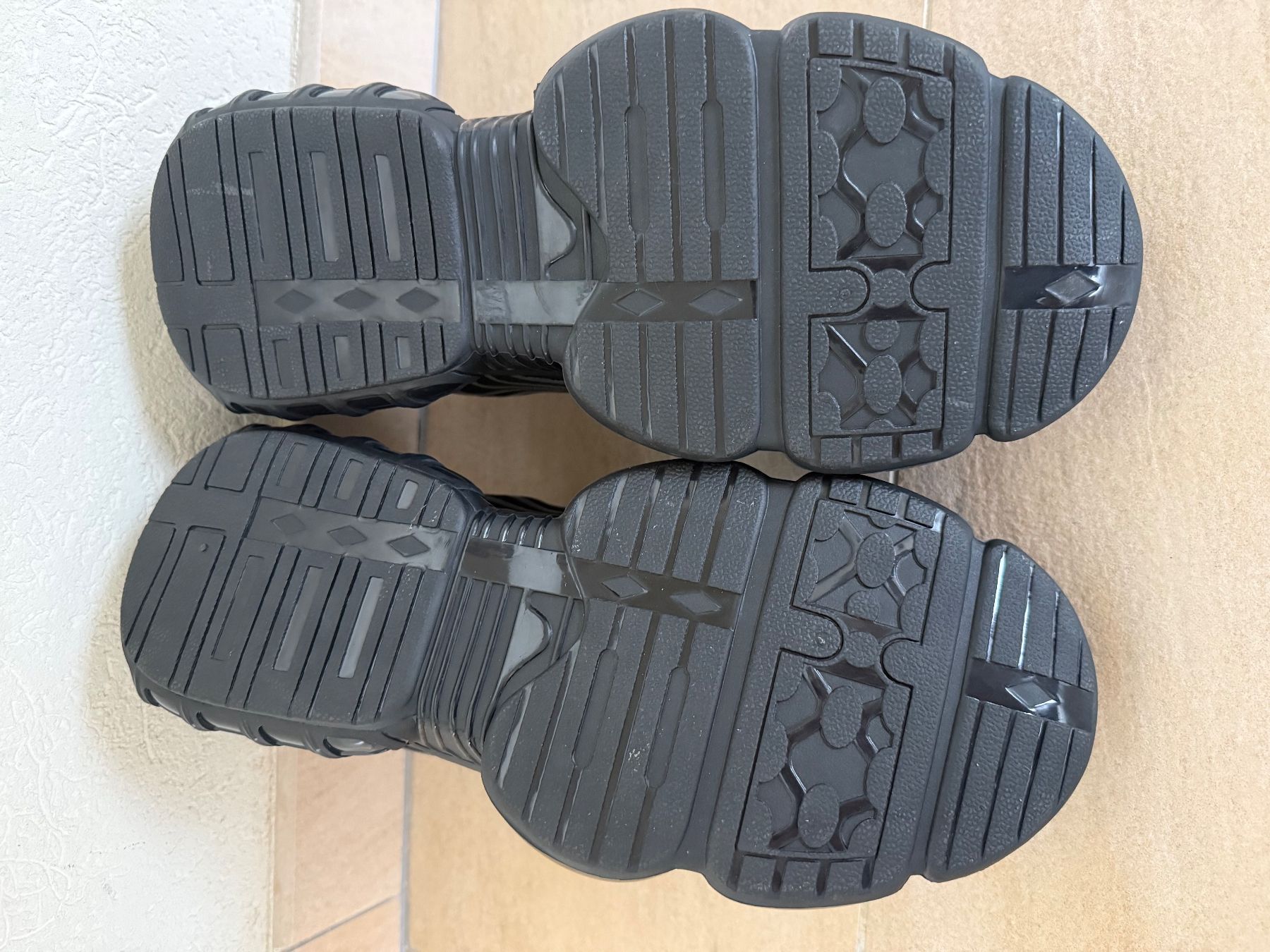 Scarpe da uomo: Chaussures de Sécurité S3, Embout en Acier, p. 44 – Nuovo e nell'imballaggio originale da St-Gingolph venduto da GoldenKeys 4