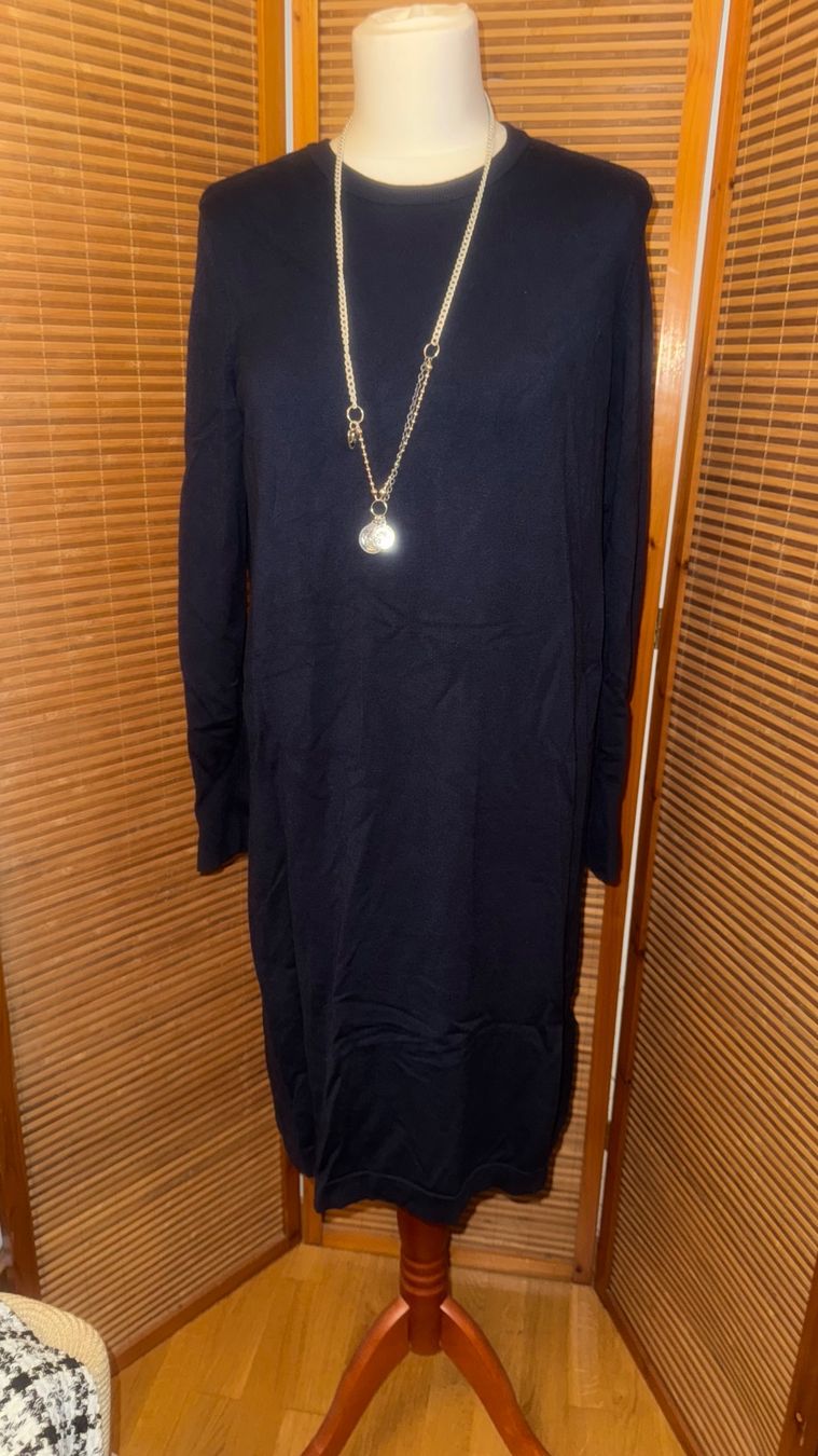 C&A Vestiti: Strickkleid von C&A, dunkelblau, M – Usato da Gümligen venduto da morticiaaddams