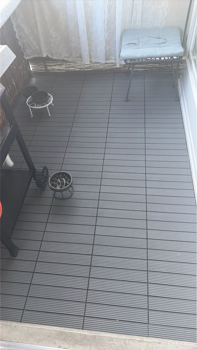 Rivestimenti per pavimenti: Terrassenplatten grau geriffelt gebraucht – Usato da Steffisburg venduto da reg_bzn9