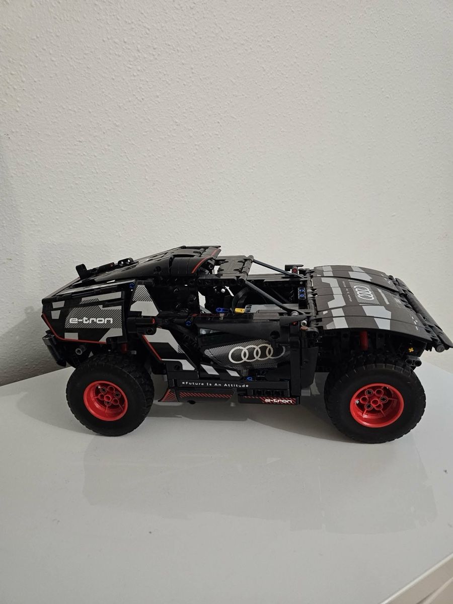 Lego Kit di costruzioni: Lego Technic Audi e-tron, modèle rare et exceptionnel! – Usato da Brügg BE venduto da haj_9zhk
