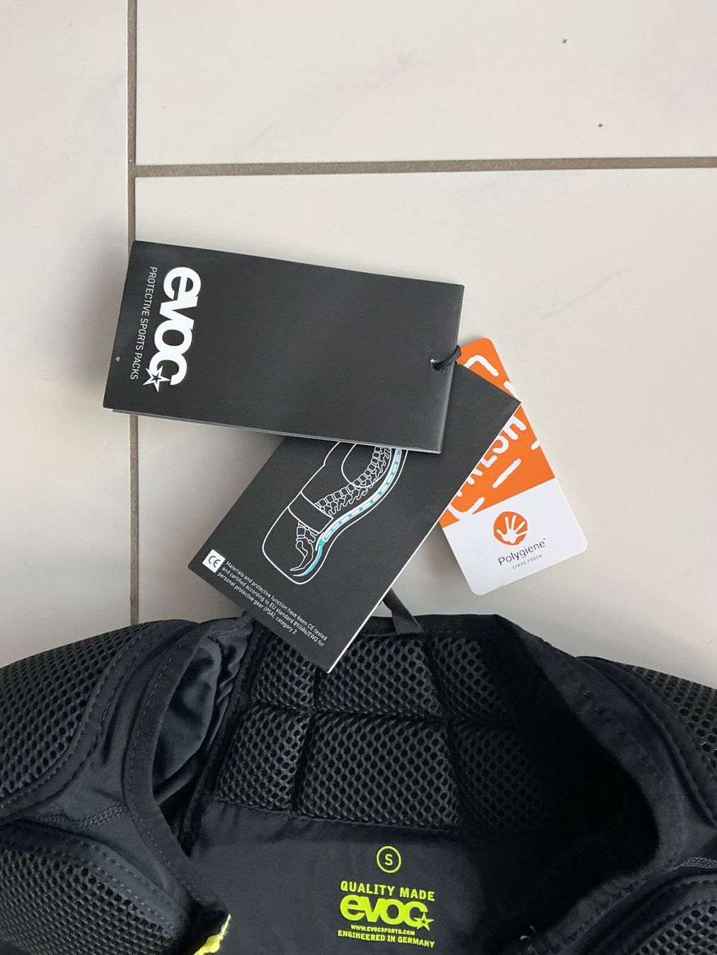 Evoc Protections: Protektor Veste Evoc Air Pro Gr.S – Neuf avec emballage d'origine à Biel-Benken BL par Sahra1 4
