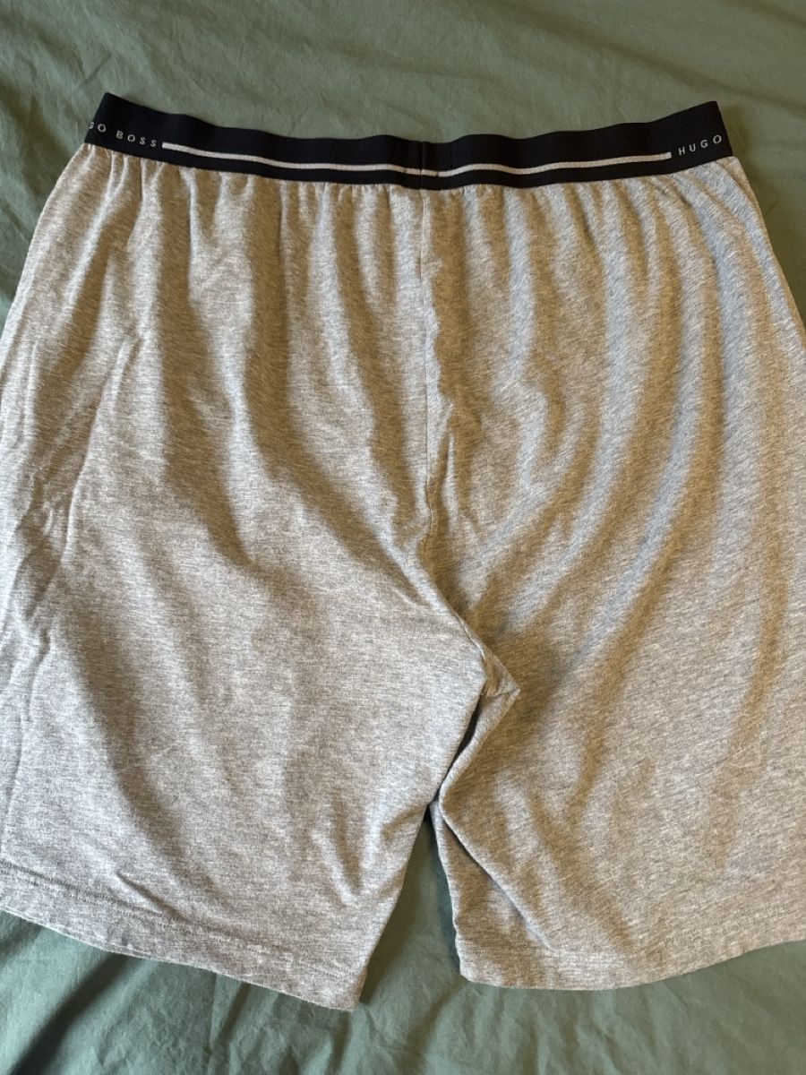 Hugo Boss Pantaloni: Hugo Boss Shorts – Usato da Hergiswil NW venduto da RR_LaW_ 3